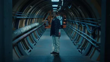 Reebok Clas­sic Mesh Shoes worn by Eleven (Millie Bobby Brown) as seen in Stranger Things (S04E08)