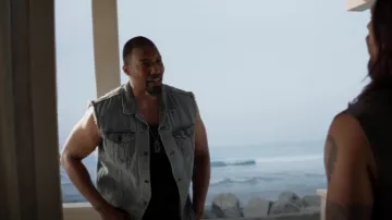 Lev­i's Men's Truck­er Vest worn by Vince (Marcus Brown) as seen in Animal Kingdom (S06E04)