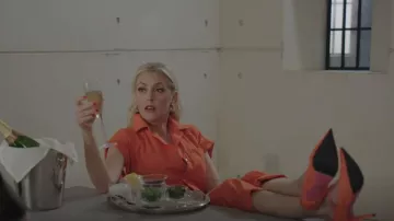 Gucci Orange Virginia 95 Lace Pumps porté par Alexis Carrington (Elaine Hendrix) vu dans Dynasty (S05E01)