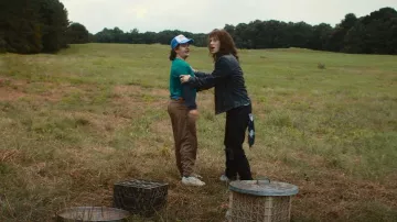 Reebok Clas­sic Leather Sneak­ers worn by Dustin Henderson (Gaten Matarazzo) as seen in Stranger Things (S04E08)