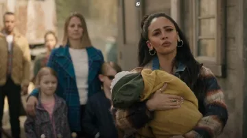 All Saints Ivy Checked Jacket usado por Toni Topaz (Vanessa Morgan) como se ve en Riverdale (S06E17)