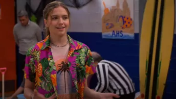 Spiritual Gangster Sunkissed Mus­cle Tank worn by Presley (Jayden Bartels) as seen in Side Hustle (S02E16)