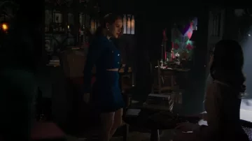 Jupe ébouriffée Sandro Longoria portée par Cheryl Blossom (Madelaine Petsch) vue dans Riverdale (S06E18)