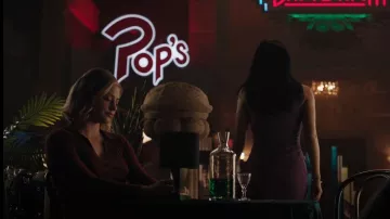 Nicholas Ivanna Top porté par Betty Cooper (Lili Reinhart) vu dans Riverdale (S06E17)