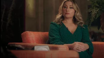 Forever New Nova Midi Wrap Dress portée par Alice Cooper (Mädchen Amick) vue dans Riverdale (S06E17)
