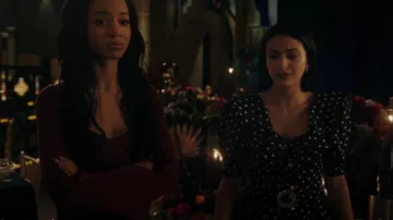 Alessandra Rich Mini Silk Dress portée par Veronica Lodge (Camila Mendes) vue dans Riverdale (S06E18)