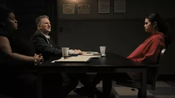 Dr Martens Mod­ern Clas­sics 1460 Boots worn by Mabel Mora (Selena Gomez) as seen in Only Murders in the Building (S02E01)