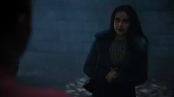 Kate Spade New York Florence Bag usado por Veronica Lodge (Camila Mendes) como se ve en Riverdale (S06E16)