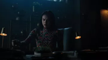 Ladoublej Roll Neck Top usado por Veronica Lodge (Camila Mendes) como se ve en Riverdale (S06E16)