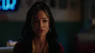 Brooklyn diseña suki silver necklace Tabitha Tate (Erinn Westbrook) en Riverdale (S06E16)