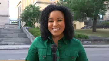 Derek Lam Collective Evergreen Utility Dress portée par Elise Preston vue dans CBS Mornings 05 juillet 2022