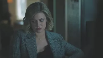 Camy Nyc Lace Camisole portée par Betty Cooper (Lili Reinhart) vue dans Riverdale (S06E16)