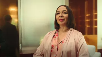 Bernadette Floral-Print Silk Charmeuse Pajama worn by Molly Novak (Maya Rudolph) as seen in Loot (S01E02)