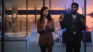 LVIR Single Breasted Slim Cut Blazer porté par Claire Cormier (Brittany Ishibashi) vu dans Tom Swift (S01E03)