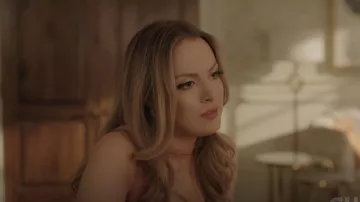 Bonheur Jewelry Double Hoop Boucles d’oreilles portées par Fallon Carrington (Elizabeth Gillies) comme on le voit dans Dynasty (S05E05)