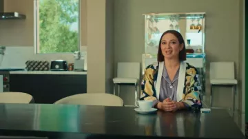 Olivia von Halle Queenie Robe worn by Molly Novak (Maya Rudolph) as seen in Loot (S01E02)