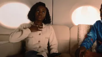 Cardigan coupé porté par Zenzi Fullington (Ashleigh Murray) vu dans Tom Swift (S01E04)