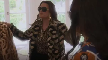 Gafas de sol Versace Chain usadas por Kyle Richards como se ve en The Real Housewives of Beverly Hills (S12E09)