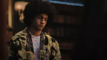 Asos Oversize Cardigan porté par Lino (Donovin Miller) vu dans Tom Swift (S01E05)