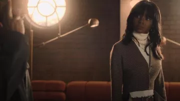 A.W.A.K.E. MODE Veste sans col portée par Zenzi Fullington (Ashleigh Murray) vue dans Tom Swift (S01E06)