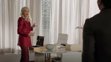 Dolce & Gabbana Leopard Print Drill Jeans porté par Alexis Carrington (Elaine Hendrix) vu dans Dynasty (S05E08)