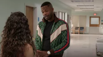 Gucci GG Web-Stripe Track Jacket usado por Jeff Colby (Sam Adegoke) como se ve en Dynasty (S05E08)