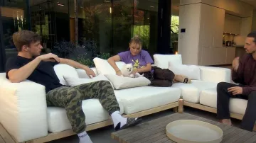 Gucci GG Supreme Print Track Pants usado por Diana Jenkins como se ve en The Real Housewives of Beverly Hills (S12E02)
