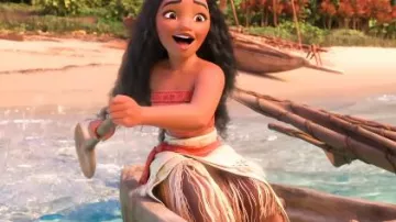 El atuendo de Moana (Auli'i Cravalho) en la película animada Vaiana, la leyenda del fin del mundo