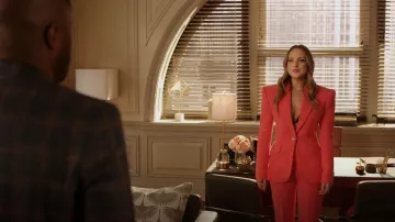 Devid Koma Crystal-Embellished Wool Cady Blazer porté par Fallon Carrington (Elizabeth Gillies) vu dans Dynasty (S05E09)