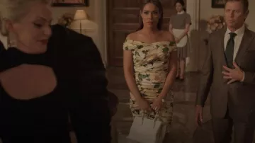 Dolce & Gabbana Camellia-Print Robe drapée en satin portée par Rita (Daniella Alonso) vue dans Dynasty (S05E04)