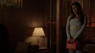 B-Low La ceinture Joan Belt portée par Rita (Daniella Alonso) vue dans Dynasty (S05E06)