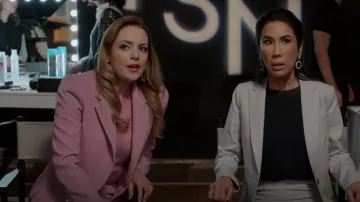 Blazer Dolce & Gabbana à poitrine unique porté par Fallon Carrington (Elizabeth Gillies) vu dans Dynasty (S05E10)