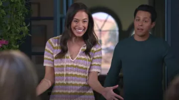 Sandro Ethel Mini Vestido de ganchillo usado por Jessie (Chloe Bridges) como se ve en Maggie (S01E02)
