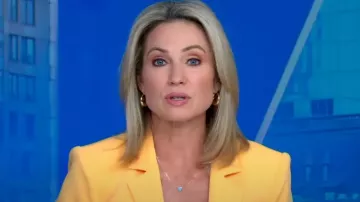 Cinq a Sept Khloe Crepe 3/4 Sleeve Blazer worn by Amy Robach as seen in Good Morning America Weekend on 08 July 2022