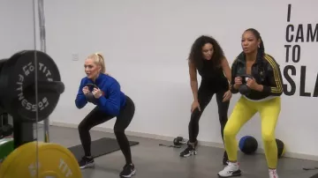 Chaqueta Adidas Firebird Track usada por Garcelle Beauvais como se ve en The Real Housewives of Beverly Hills (S12E01)