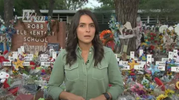 Chemise Sezane Servanne portée par Lilia Luciano vue dans CBS Mornings le 12 juillet 2022