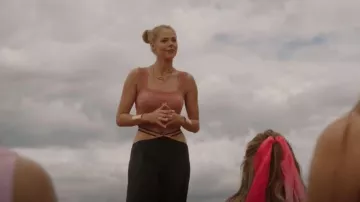 Free People Love Letter Cami en arcilla quemada usó Isobel Evans (Lily Cowles) como se ve en los trajes de roswell, Nuevo México (Temporada 4 Episodio 1)