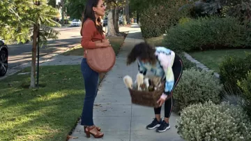Anthropologie Woven Circle Tote Bag worn by Amy (Angelique Cabral) as seen in Maggie (S01E05)