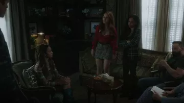 Majorelle Emily Top usado por Cheryl Blossom (Madelaine Petsch) como se ve en Riverdale (S06E01)