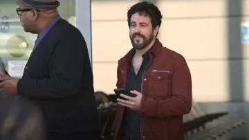 John Varvatos Star USA Shilo Suede Camisa Chaqueta usada por Daniel (Adam Korson) como se ve en Maggie (S01E06)