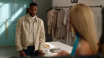 Ceinture en cuir Gucci avec boucle Double G portée par Jeff Colby (Sam Adegoke) comme on le voit dans Dynasty (S05E13)