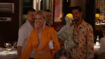 Blouson drapeado asos Edition usado por Caroline Stanbury como se ve en The Real Housewives of Dubai (S01E05)