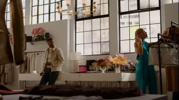 Le pantalon Sei Wide Leg porté par Dominique Deveraux (Michael Michele) vu dans Dynasty (S05E13)
