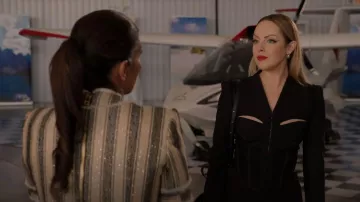 Veste Bustier en dentelle suspendue Dion Lee portée par Fallon Carrington (Elizabeth Gillies) vue dans Dynasty (S05E13)