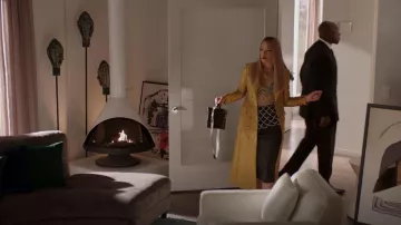 Chanel Vintage Vanity Case Caviar Small porté par Dominique Deveraux (Michael Michele) vu dans Dynasty (S05E13)