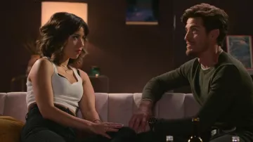 Reformation Amelie Jeans worn by Louise (Nichole Bloom) as seen in Maggie (S01E09)