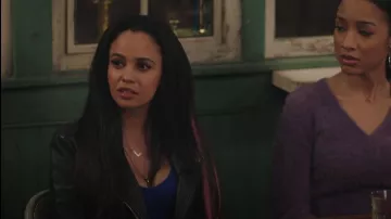 Brooklyn Designs Florence Collar usado por Toni Topaz (Vanessa Morgan) como se ve en Riverdale (S06E08)