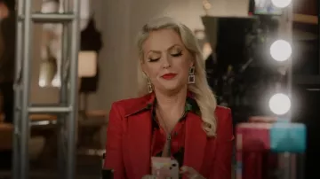 Boucles d’oreilles Nikho Rey Katie portées par Alexis Carrington (Elaine Hendrix) vues dans Dynasty (S05E16)