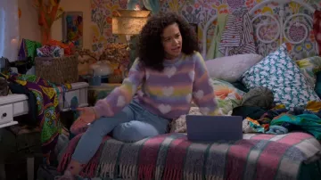 Calcetines de flores Monki usados por Hartley (Kayden Muller-Janssen) como se ve en The Villains of Valley View (S01E02)