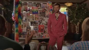 Ami Paris Polka-Dot Camisa de manga larga usada por Sam Jones (Rafael de la Fuente) como se ve en Dinastía (S05E15)